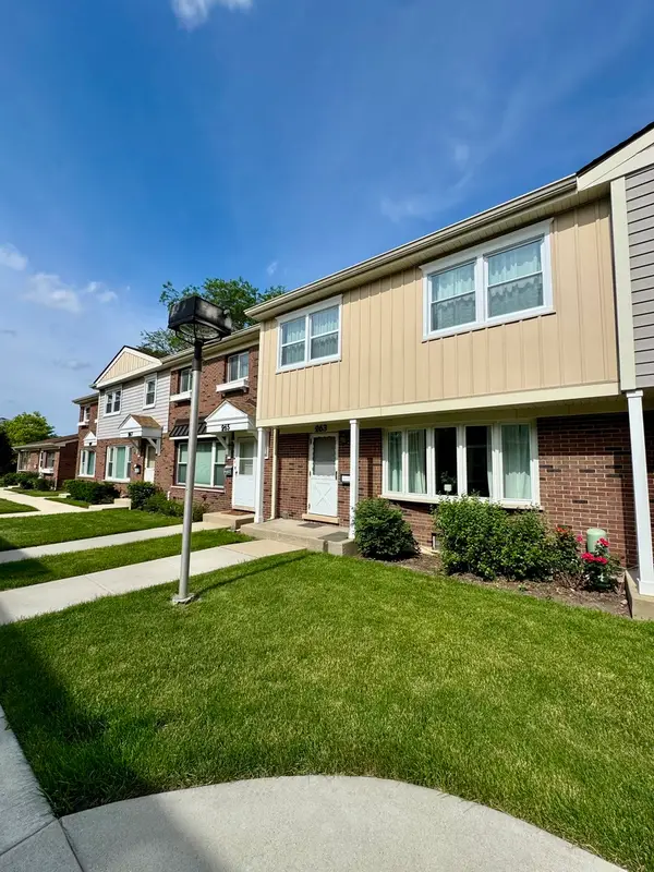 263 Green Court, Wood Dale, IL 60191