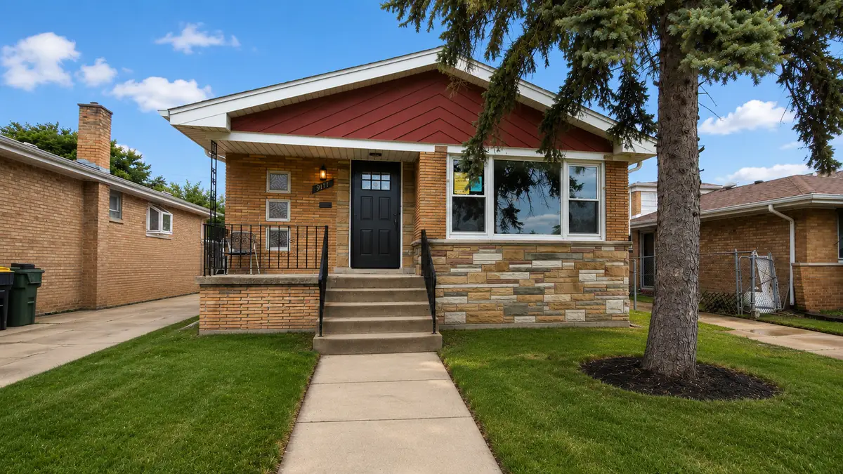 9117 S Saint Louis Avenue, Evergreen Park, IL 60805 - #1