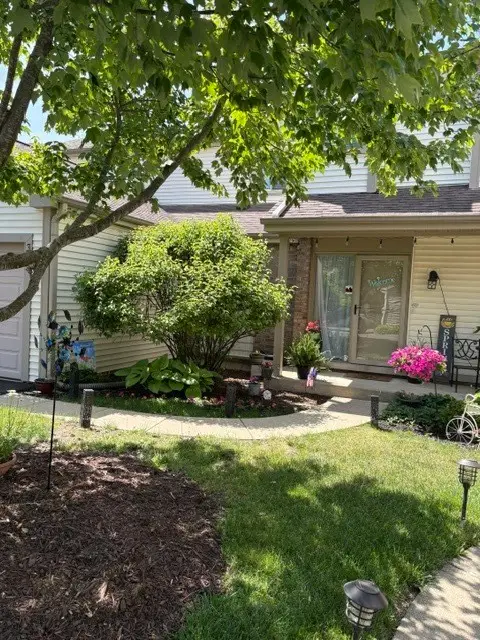 315 E Forest Knoll Drive, Palatine, IL 60074