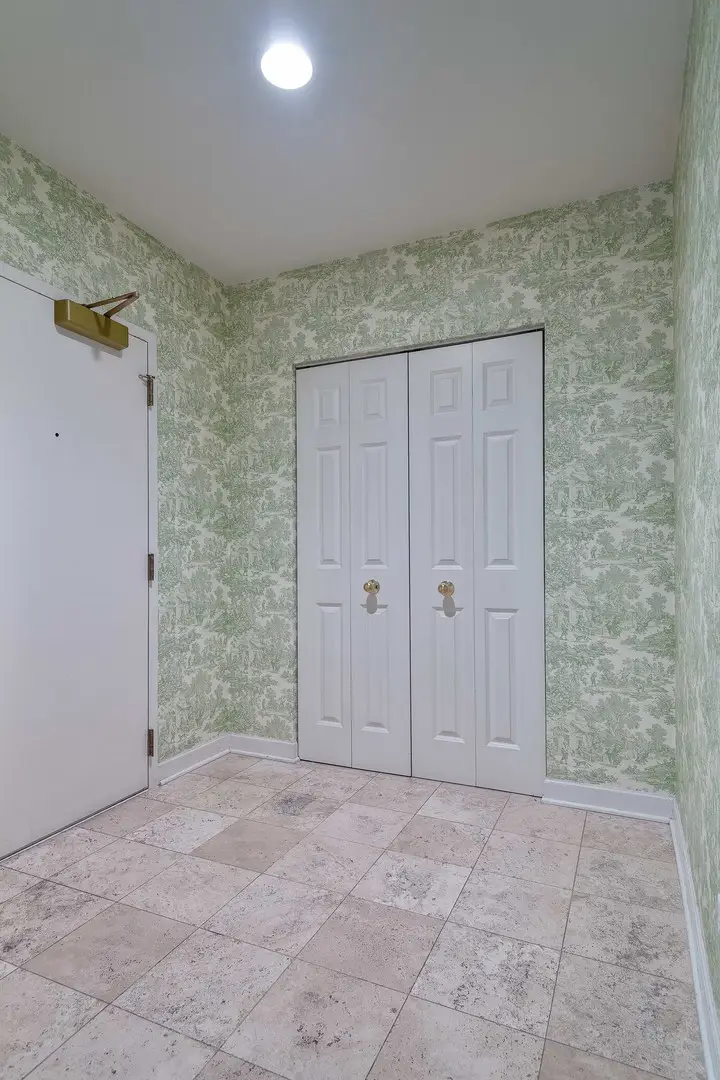 1107 Greenleaf Avenue #2F, Wilmette, IL 60091 - #3