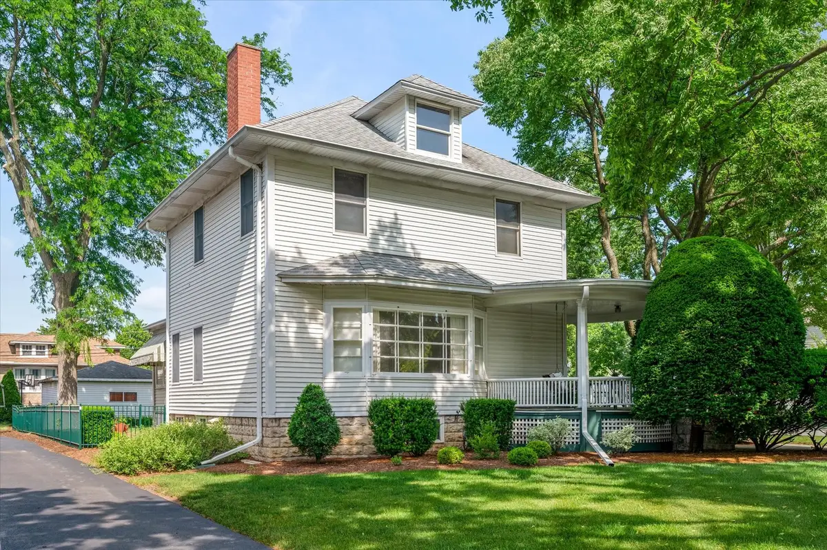 300 W Grantley Avenue, Elmhurst, IL 60126 - #1