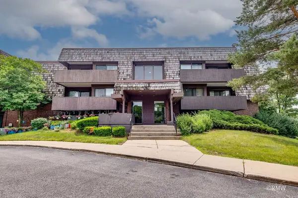 525 Timber Ridge Drive #306, Carol Stream, IL 60188