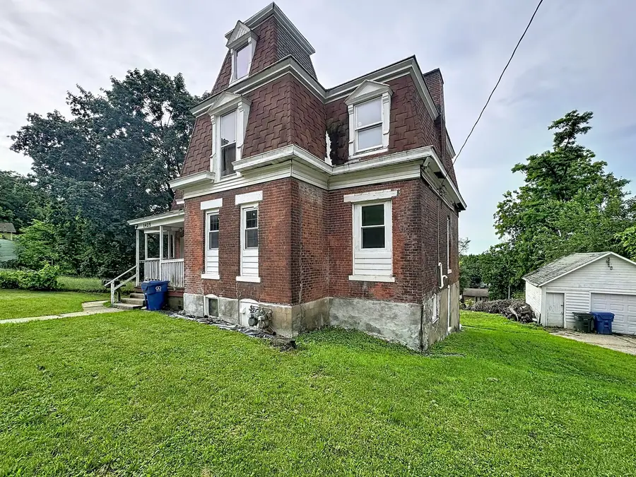 1425 W 10th Street, Davenport, IA 52804 - #3