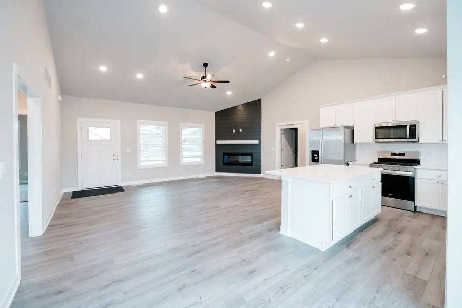 6124 Thor Avenue, Davenport, IA 52807 - #3