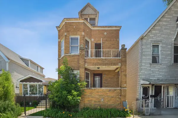 3039 N Gresham Avenue, Chicago, IL 60618