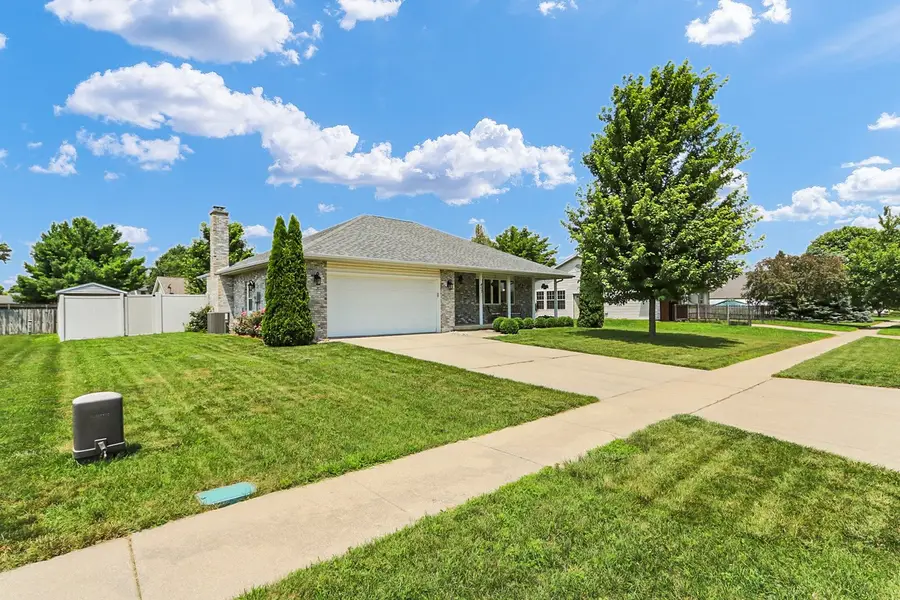 403 N Cedar Drive, Saint Joseph, IL 61873 - #2