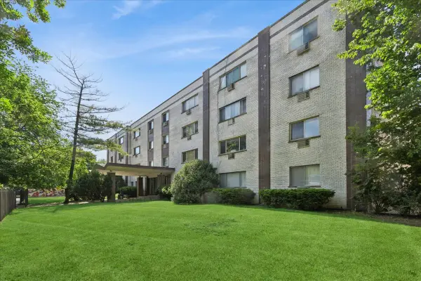 1415 W Pratt Boulevard #303, Chicago, IL 60626