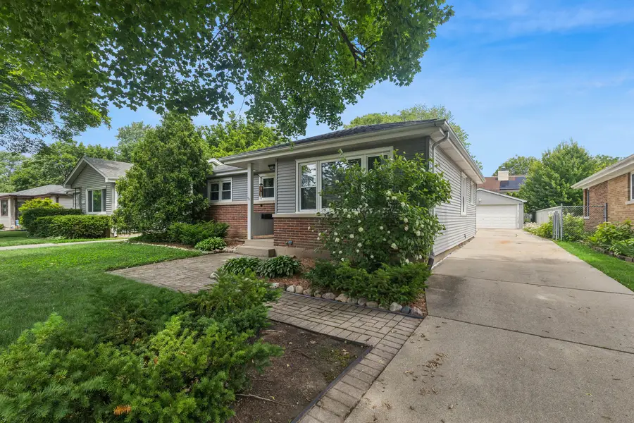 239 Brice Avenue, Mundelein, IL 60060 - #2
