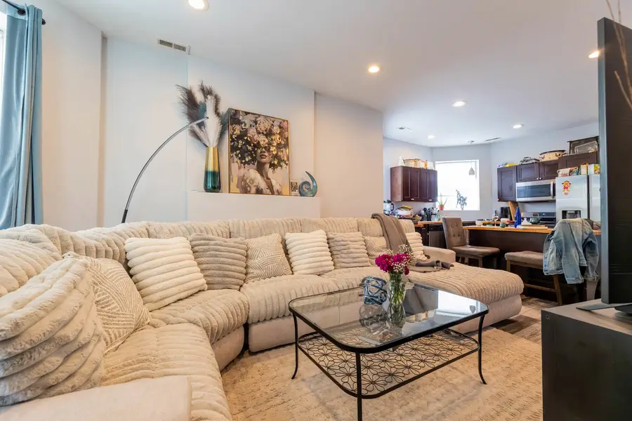 6504 S Maryland Avenue, Chicago, IL 60637 - #2