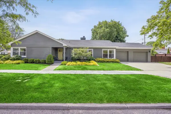 802 S Spring Avenue, La Grange, IL 60525