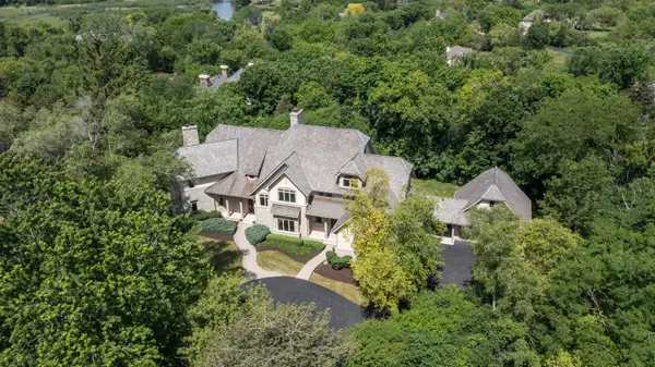 79 S Wynstone Drive, North Barrington, IL 60010
