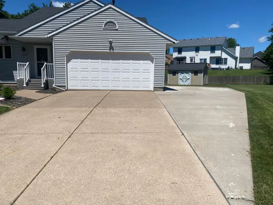 4730 Lockwood Court, Bettendorf, IA 52722 - #2