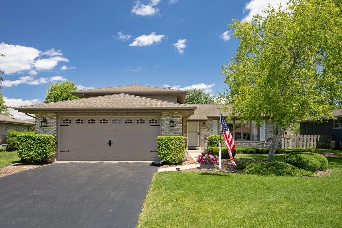 19609 S Old Coach Trail, Frankfort, IL 60423 - #1