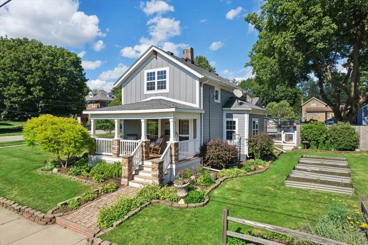 60 N Wisconsin Street, Carpentersville, IL 60110 - #1