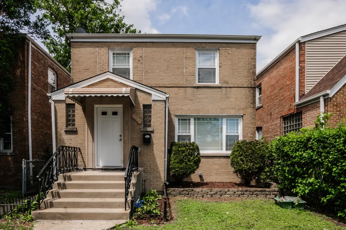 10048 S Saint Lawrence Avenue, Chicago, IL 60628 - #1