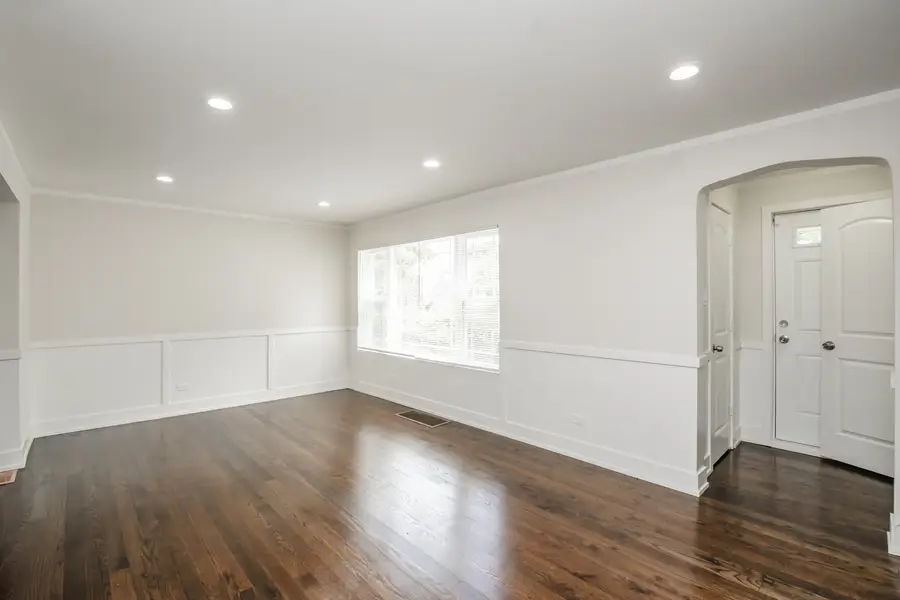 10048 S Saint Lawrence Avenue, Chicago, IL 60628 - #3