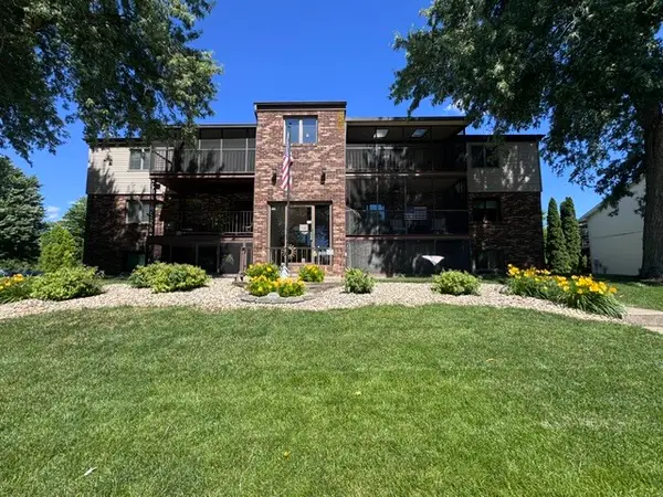 824 Mcgregor Street #12, Bloomington, IL 61701