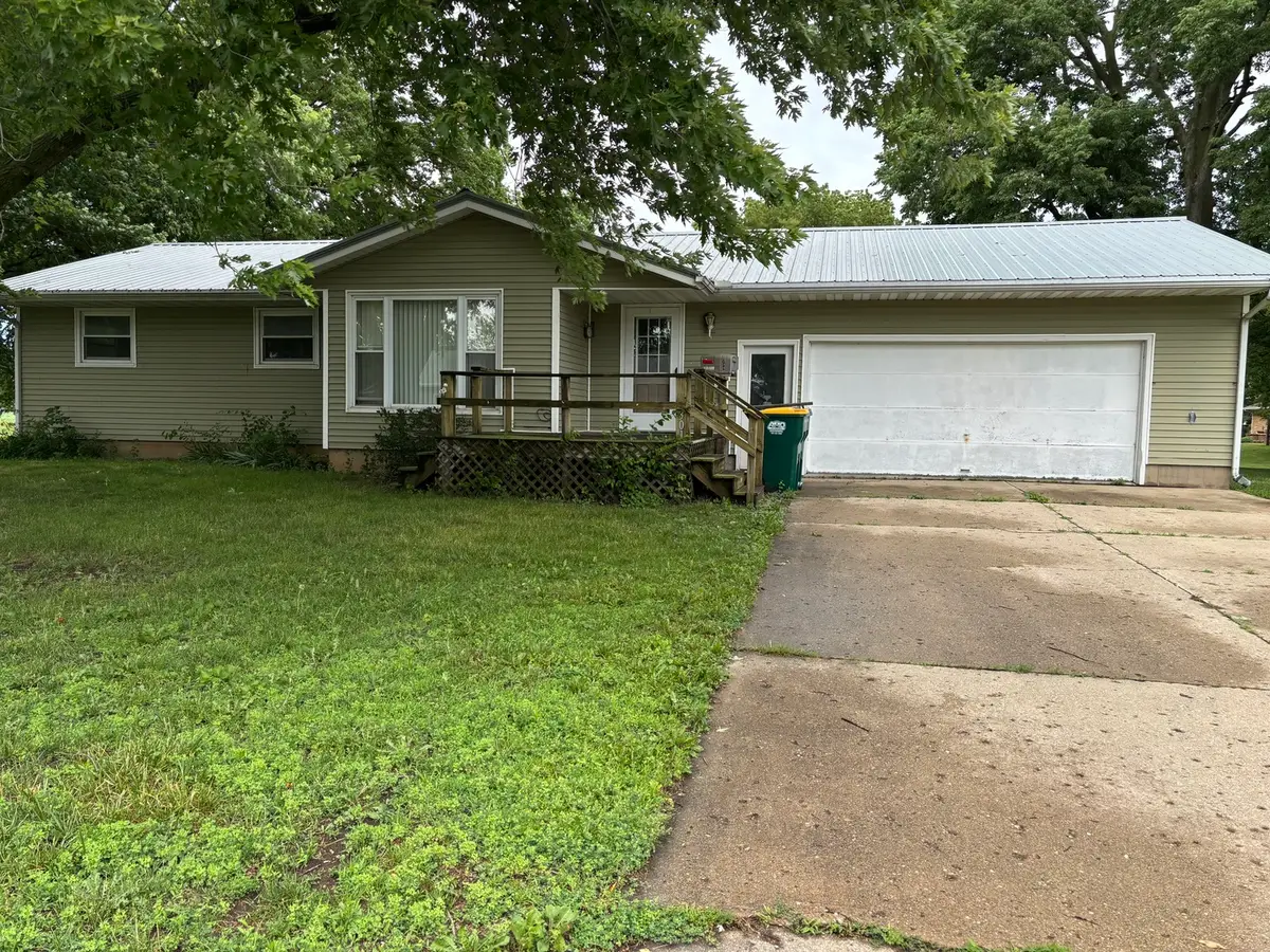 301 S 2nd Street, Walnut, IL 61376 - #1