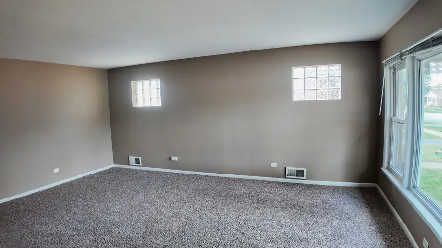 15501 Maryland Avenue, Dolton, IL 60419 - #2