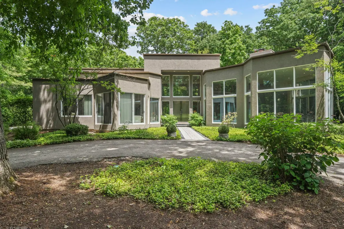 2 Dunsinane Lane, Bannockburn, IL 60015 - #1