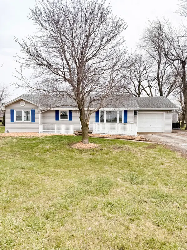 2308 N 2010 East Road, Watseka, IL 60970