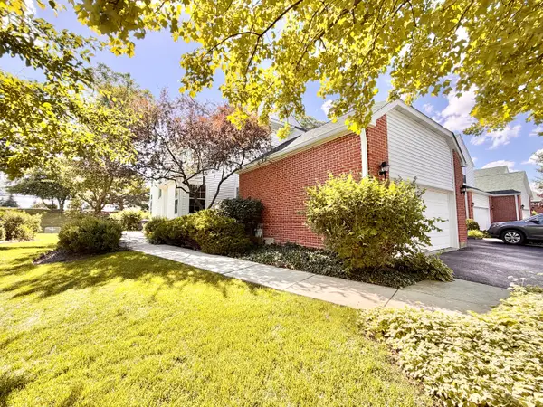 110 Pembroke Circle, Lake Bluff, IL 60044