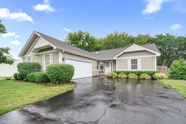 4548 Vista Drive, Island Lake, IL 60042