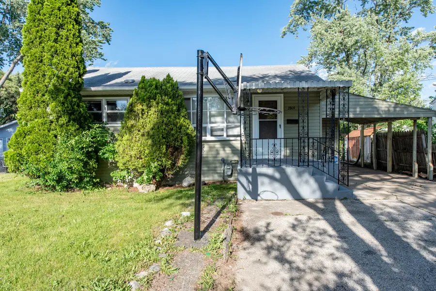 2809 N Elmwood Avenue, Waukegan, IL 60087 - #2