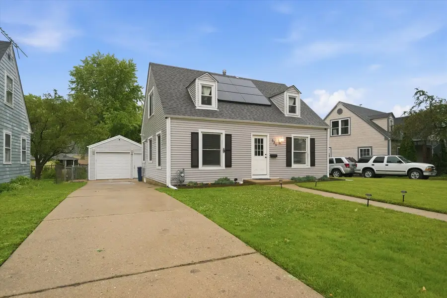 525 Sunset Drive, Elgin, IL 60123 - #2