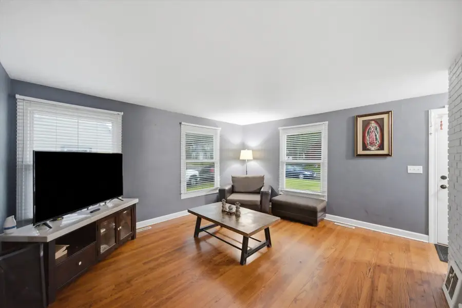 525 Sunset Drive, Elgin, IL 60123 - #3