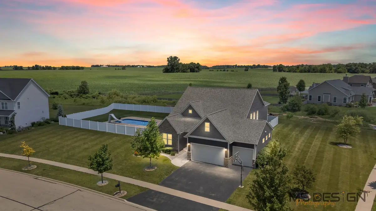 657 Brighton Way, Sycamore, IL 60178 - #1