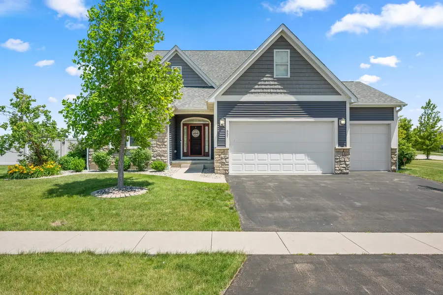 657 Brighton Way, Sycamore, IL 60178 - #3