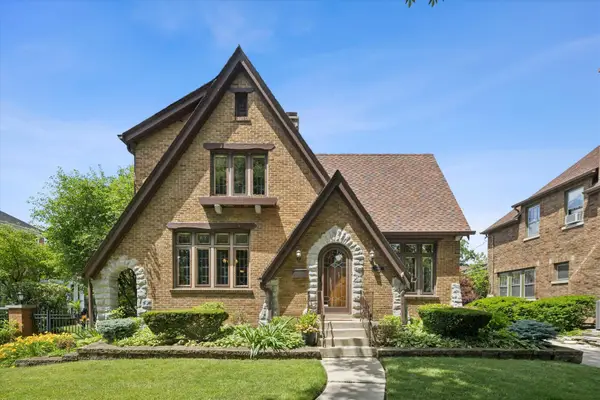 440 S Prospect Avenue, Elmhurst, IL 60126
