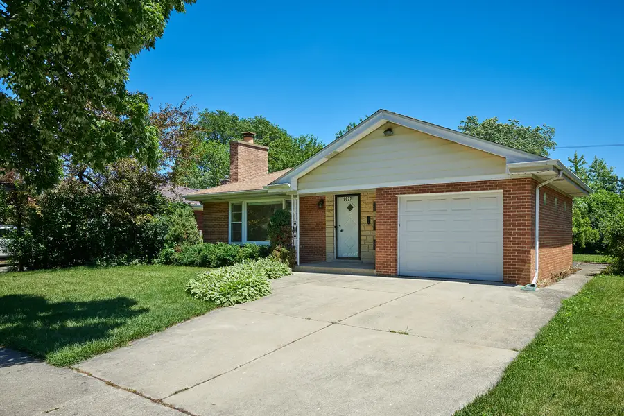 9027 Kenton Avenue, Skokie, IL 60076 - #2