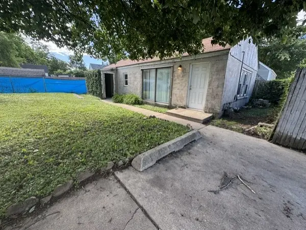 937 Montgomery Avenue, Aurora, IL 60506