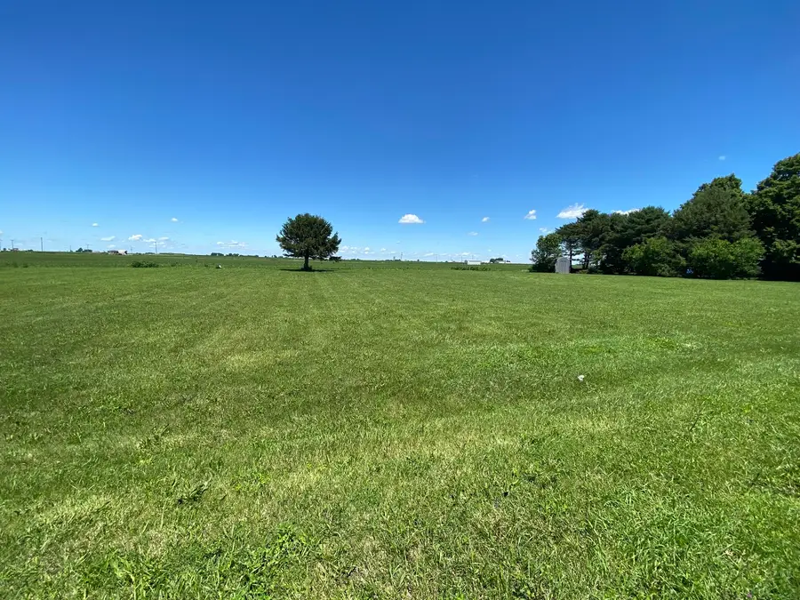 100 W Ririe Place, Flanagan, IL 61740 - #2