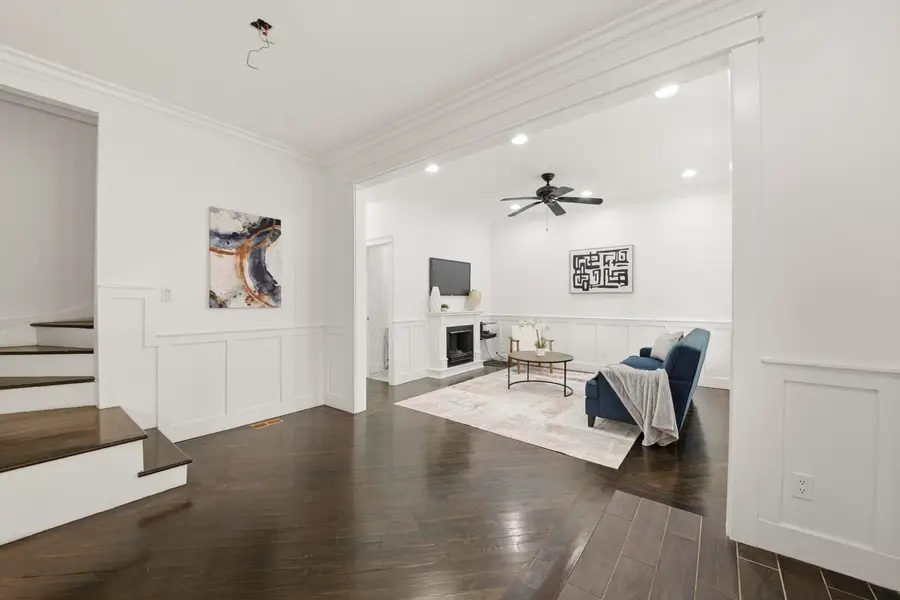 2446 W Pensacola Avenue, Chicago, IL 60618 - #2
