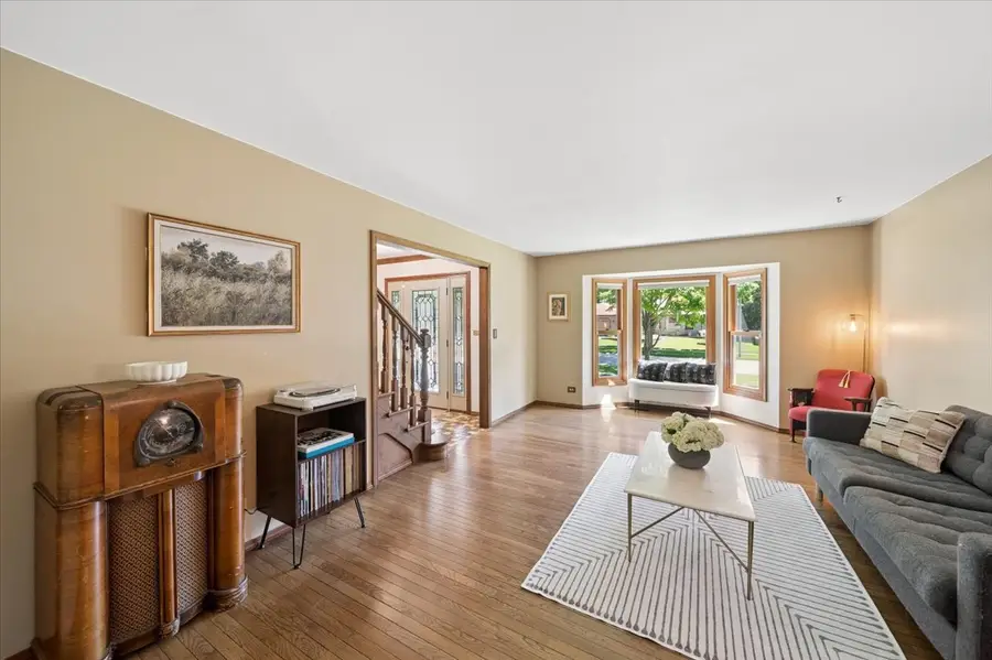 925 Manchester Street, Naperville, IL 60563 - #3