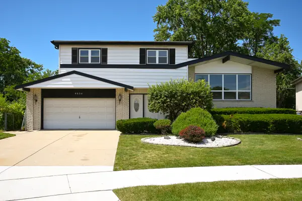 9834 N Maynard Terrace, Niles, IL 60714