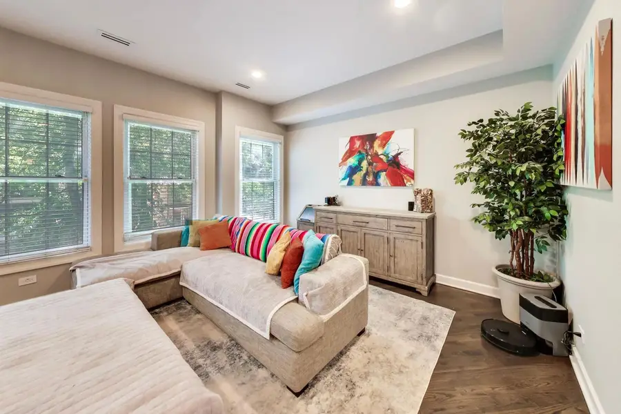 2938 N Damen Avenue #2, Chicago, IL 60618 - #2