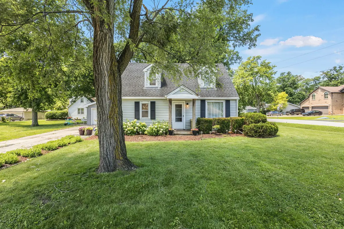7522 Arlene Avenue, Willowbrook, IL 60527 - #1
