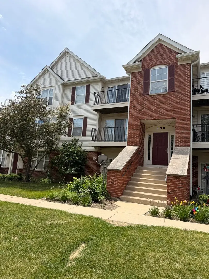 680 Mill Circle #203, Wheeling, IL 60090 - #2