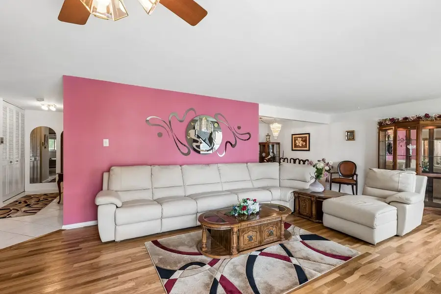 8924 Kenneth Drive #101A, Des Plaines, IL 60016 - #3
