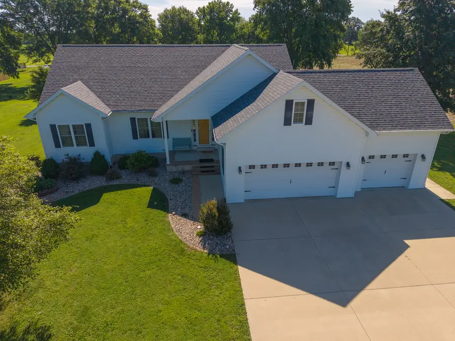 112 Pheasant Run, Woodlawn, IL 62898 - #3