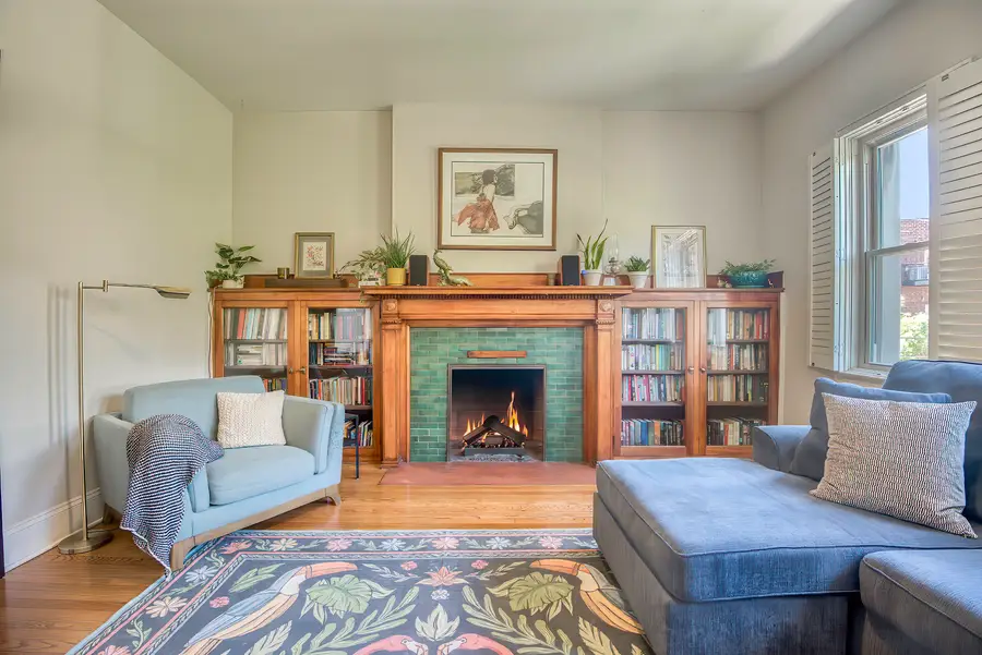 1049 W Ainslie Street #2, Chicago, IL 60640 - #2