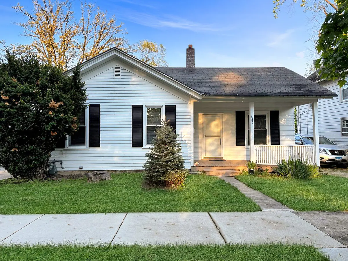652 S Main Street, Naperville, IL 60540 - #1