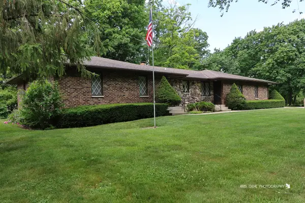 10639 W Circle Drive, Beach Park, IL 60099