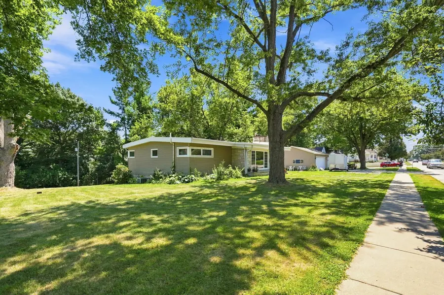 2510 7th Street, Moline, IL 61265 - #2