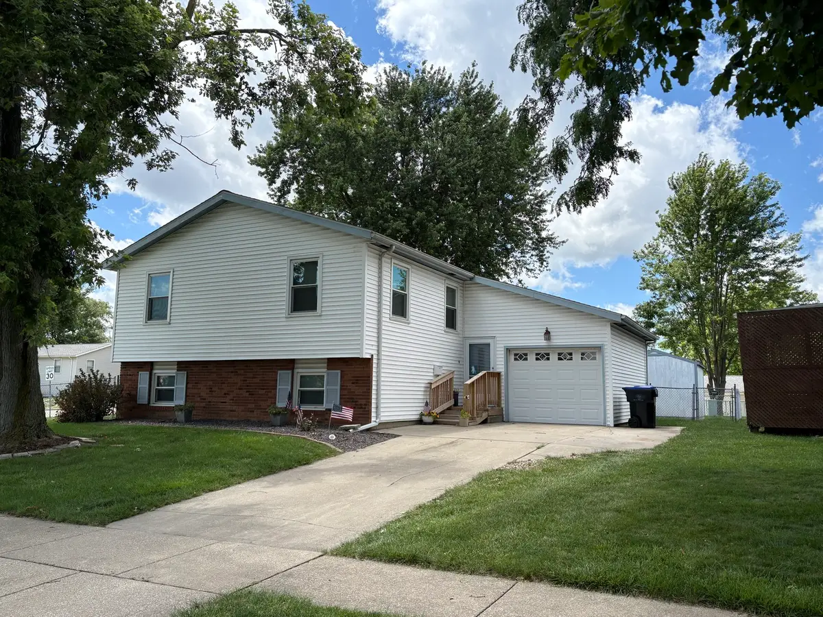 1402 N Hershey Road, Bloomington, IL 61704 - #1