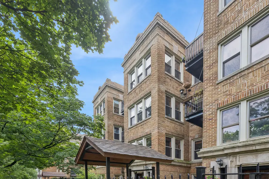1637 W Pratt Boulevard #1W, Chicago, IL 60626 - #2